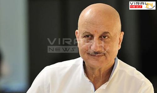 Video: मोटर साइकिल वाले को देख शूटिंग पर जा रहे Anupam Kher रुके, बोले- सीना गर्व से चौड़ा हो गया-image-624dd2c92e09d