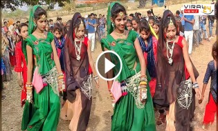 गांव के एक त्यौहार में बीचोबीच महिलाओं ने ग्रुप में किया कमाल का डांस, फोक डांस से जीत लिया सबका दिल...