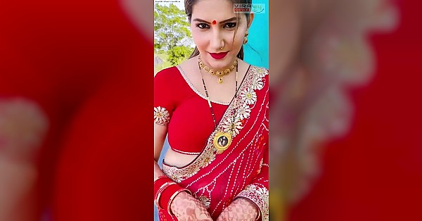 लाल साड़ी, गले में मंगलसूत्र और हांथों में पति के नाम की मेहंदी लगाये सपना चौधरी वायरल..